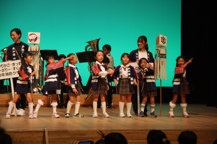 第37回幼年消防防火のつどい「音楽隊とともに」の様子