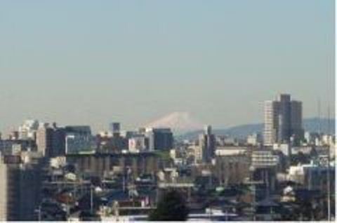 とおくに富士山（ふじさん）が見えることもあるよ