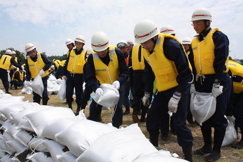 水防訓練(すいぼうくんれん)のようす
