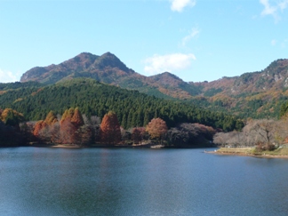 赤川ダムと古賀志山