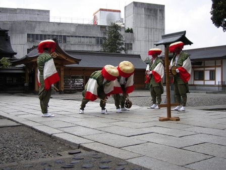 田舞祭（たまいさい）堀米の田楽舞　市無形文化財