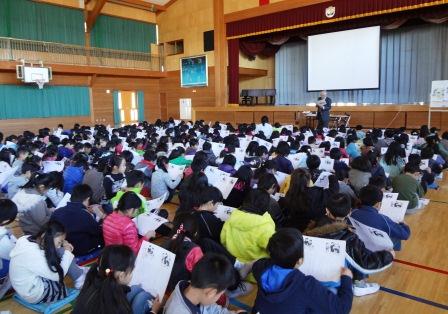 小学校での人権講話の様子