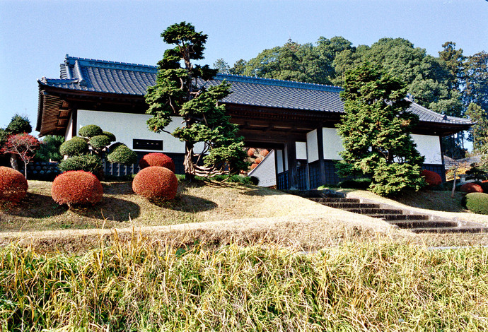 小松邸の長屋門