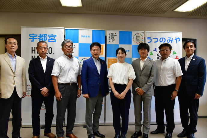 感謝状贈呈式の様子(育英基金)