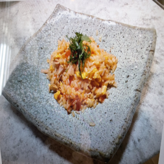 トマトと大葉のサッパリ　チャーハンの写真です。