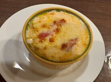 焼きトマ　グラタンスープの写真です。
