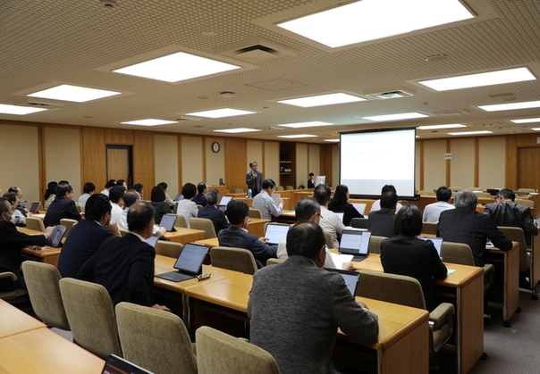 議員研修会の様子